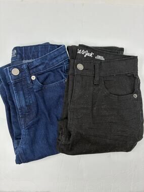 (2) Jeans Bundle - Excellent Condition - Size 7
